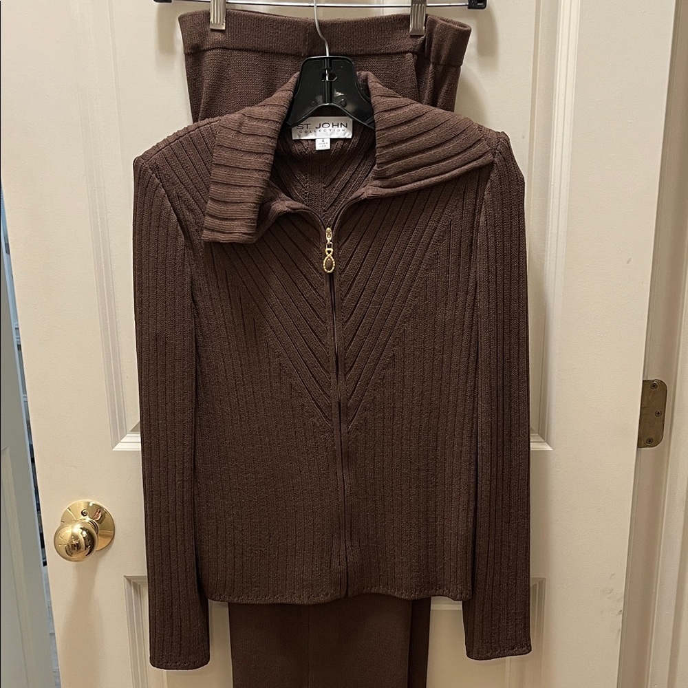 St. John Brown Ribbed Sweater and Pants Set